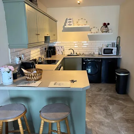 Апартаменты Warm And Spacious 1 Bed Леттеркенни